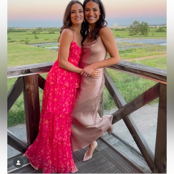 Gorgeous tiered Amanda Uprichard gown - Picture 2 of 4